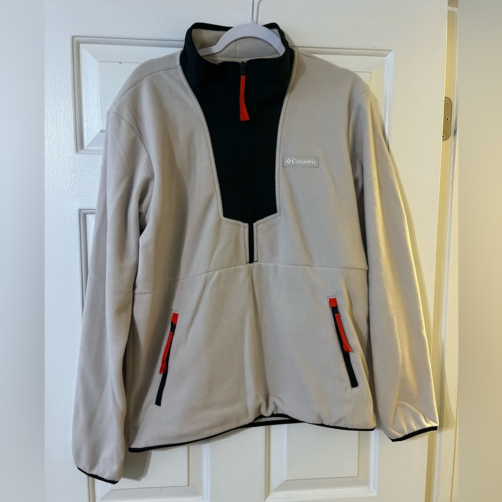 Medium men’s Columbia Tan Fleece Jacket